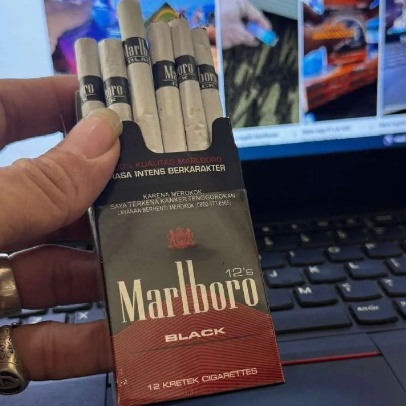 Rokok SKM Marlboro Black Kretek Isi 12 Batang